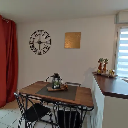 Cosy 2 Pieces Wifi Parking Jardin Metro Апартаменты *